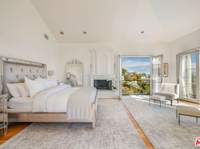 1260 St Ives Place, Los Angeles CA 90069