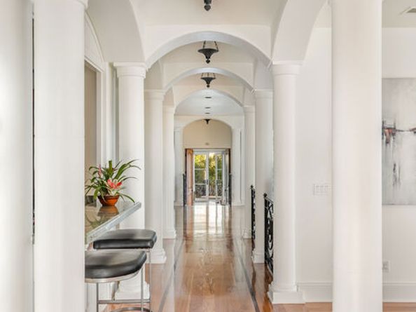 1260 St Ives Place, Los Angeles CA 90069