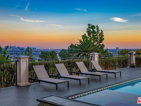 1260 St Ives Place, Los Angeles CA 90069