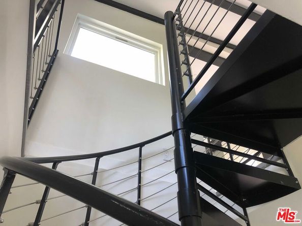 6900 Treasure Trail, Los Angeles CA 90068