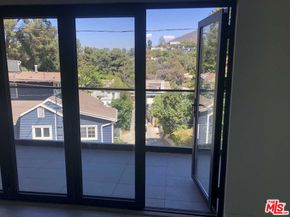 6900 Treasure Trail, Los Angeles CA 90068