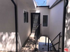 6900 Treasure Trail, Los Angeles CA 90068