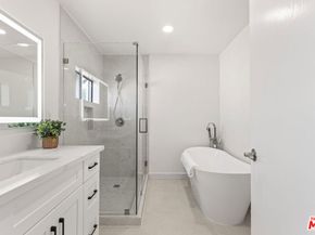 6027 W 76th Street, Los Angeles CA 90045