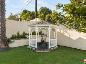 6027 W 76th Street, Los Angeles CA 90045