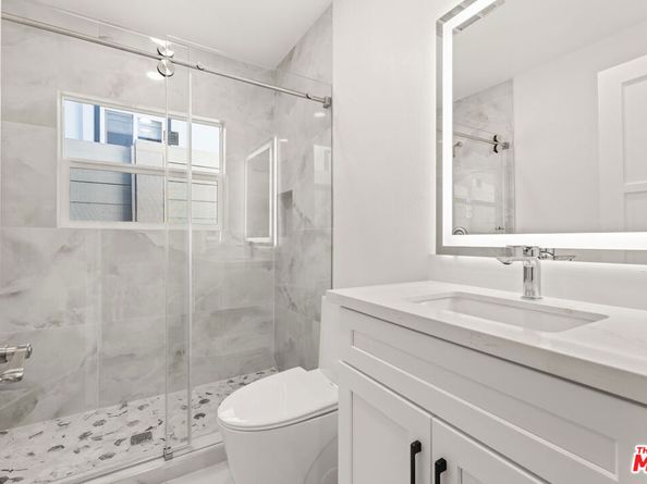 6027 W 76th Street, Los Angeles CA 90045