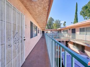 6520 Shirley Avenue 14, Reseda CA 91335