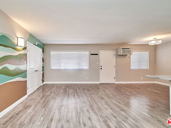 6520 Shirley Avenue 14, Reseda CA 91335