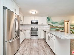 6520 Shirley Avenue 14, Reseda CA 91335