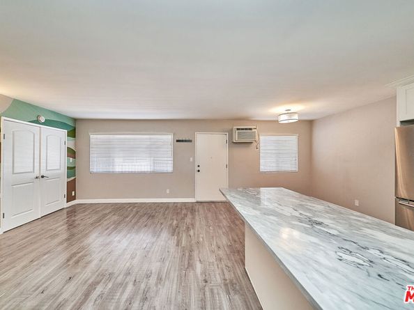 6520 Shirley Avenue 14, Reseda CA 91335