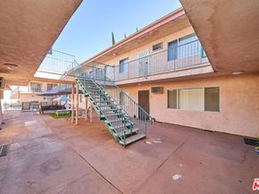 6520 Shirley Avenue 14, Reseda CA 91335