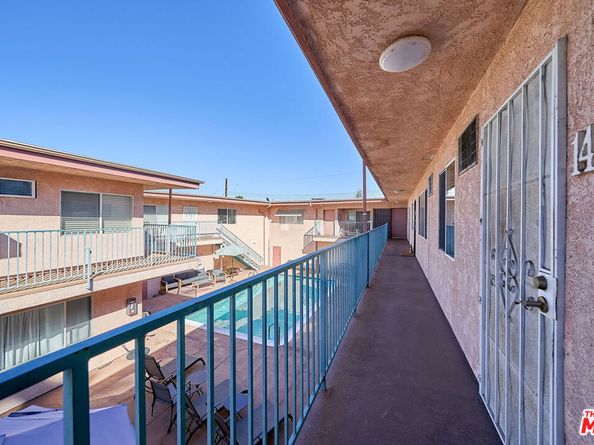 6520 Shirley Avenue 14, Reseda CA 91335