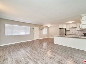 6520 Shirley Avenue 14, Reseda CA 91335