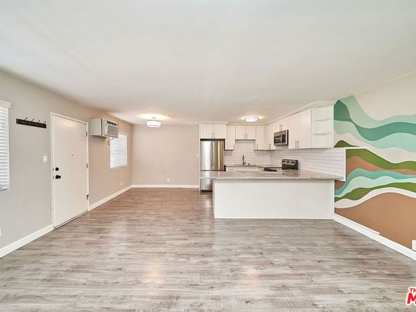 6520 Shirley Avenue 14, Reseda CA 91335