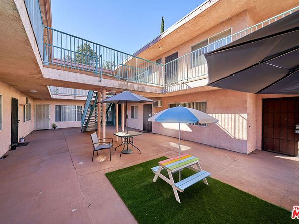 6520 Shirley Avenue 14, Reseda CA 91335