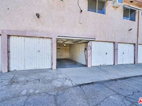 6520 Shirley Avenue 14, Reseda CA 91335