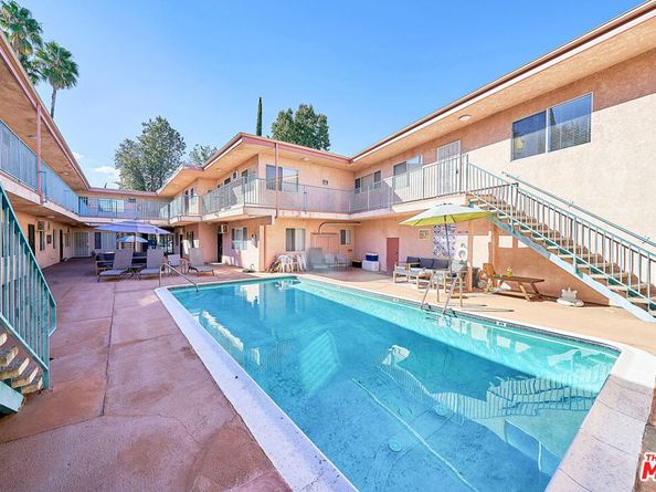 6520 Shirley Avenue 14, Reseda CA 91335