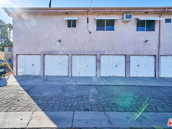 6520 Shirley Avenue 14, Reseda CA 91335