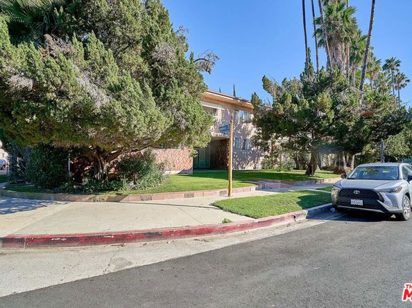 6520 Shirley Avenue 14, Reseda CA 91335