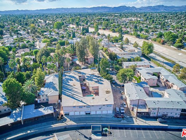 6520 Shirley Avenue 14, Reseda CA 91335