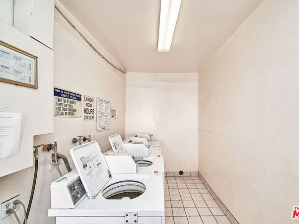 6520 Shirley Avenue 14, Reseda CA 91335