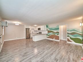 6520 Shirley Avenue 14, Reseda CA 91335