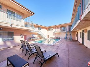 6520 Shirley Avenue 14, Reseda CA 91335