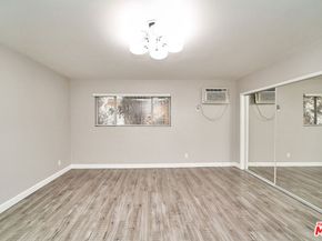 6520 Shirley Avenue 14, Reseda CA 91335