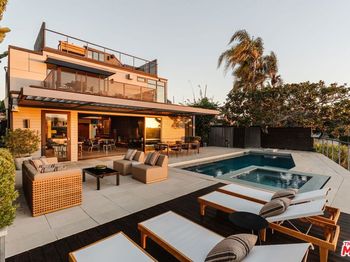 721 Adelaide Place