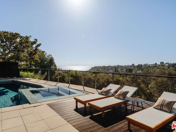 721 Adelaide Place, Santa Monica CA 90402