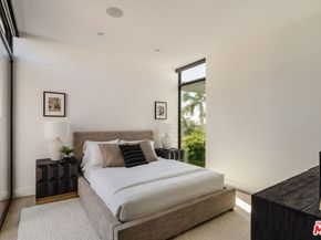 721 Adelaide Place, Santa Monica CA 90402