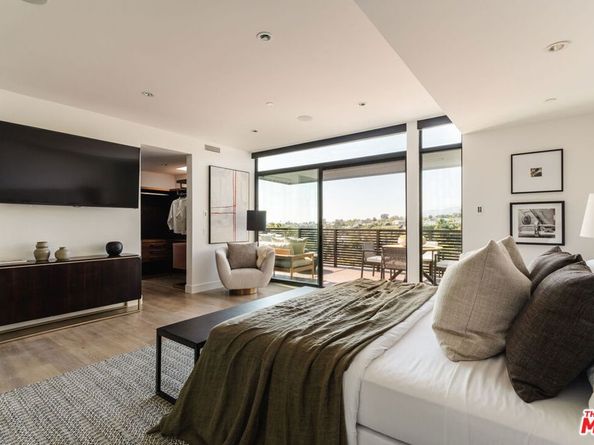 721 Adelaide Place, Santa Monica CA 90402