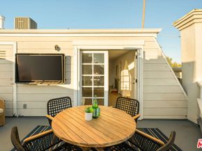 2622 2nd Street 2, Santa Monica CA 90405