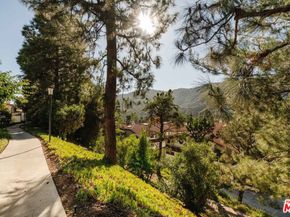 17158 Palisades Circle, Pacific Palisades CA 90272