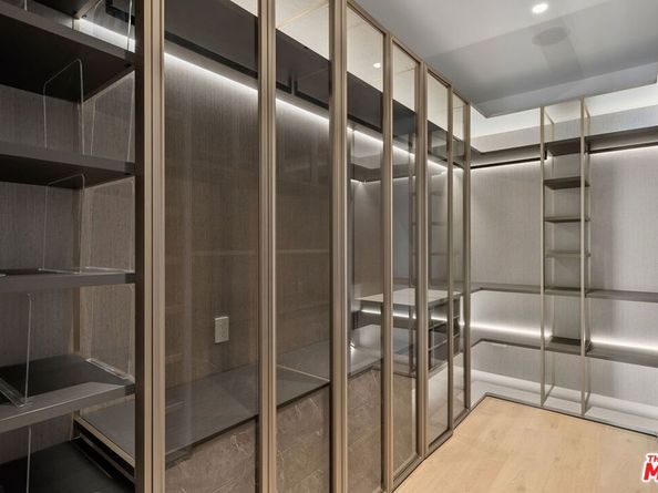 940 Palisades Beach Road, Santa Monica CA 90403