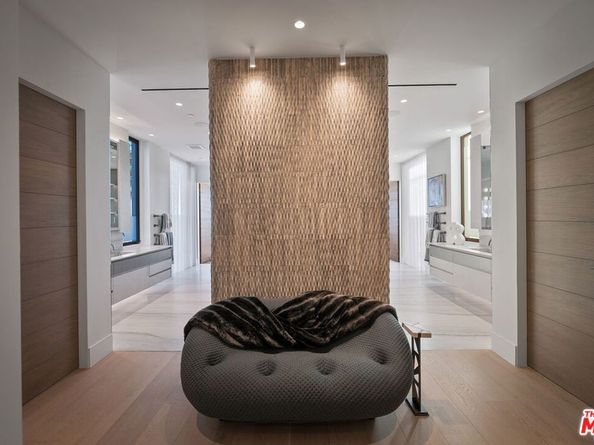 940 Palisades Beach Road, Santa Monica CA 90403