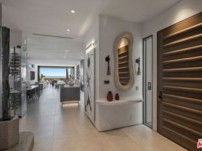 940 Palisades Beach Road, Santa Monica CA 90403