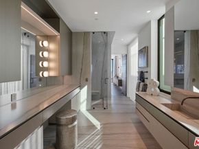 940 Palisades Beach Road, Santa Monica CA 90403