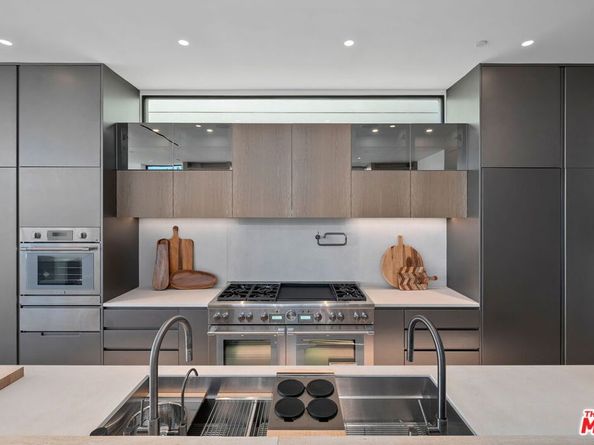 940 Palisades Beach Road, Santa Monica CA 90403