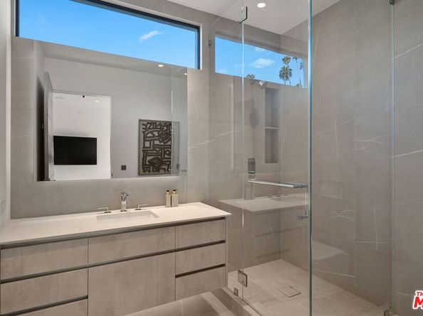 940 Palisades Beach Road, Santa Monica CA 90403