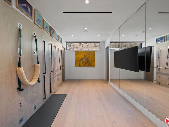 940 Palisades Beach Road, Santa Monica CA 90403