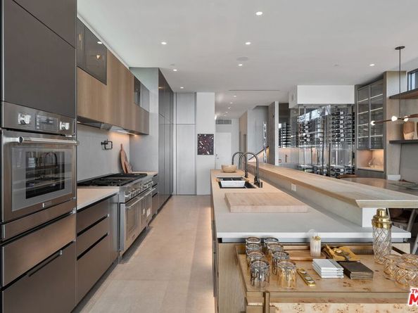 940 Palisades Beach Road, Santa Monica CA 90403