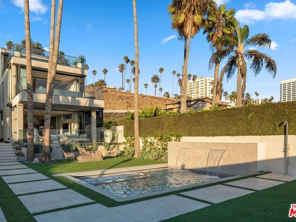 940 Palisades Beach Road, Santa Monica CA 90403