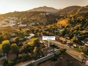 834 W Altadena Drive, Altadena CA 91001