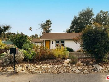 834 W Altadena Drive