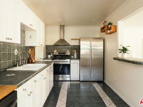 834 W Altadena Drive, Altadena CA 91001