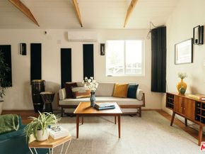 834 W Altadena Drive, Altadena CA 91001