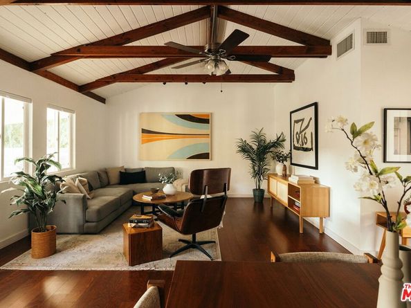 834 W Altadena Drive, Altadena CA 91001