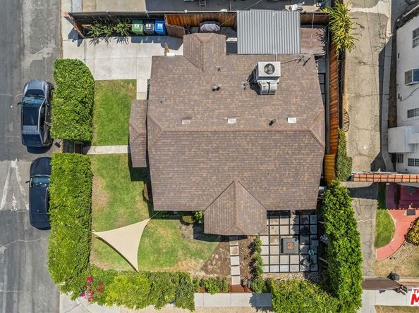 11202 Emelita Street, North Hollywood CA 91601