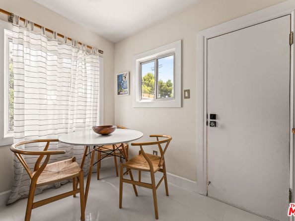 11202 Emelita Street, North Hollywood CA 91601