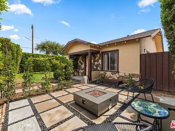 11202 Emelita Street, North Hollywood CA 91601